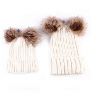 Gorro com Pom Pom Mamãe e Bebê