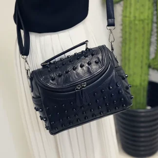 Bolsa Preta Rocker Rebites