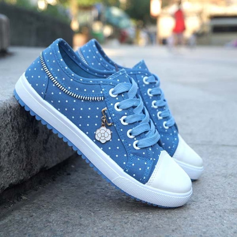 Tênis Poá Flatform com Pingente Delicado - Image 6