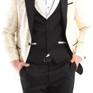 Terno masculino de 3 peças em tons de creme, preto e marfim com gravata borboleta, ideal para cerimônias de casamento, formaturas e para o noivo.
